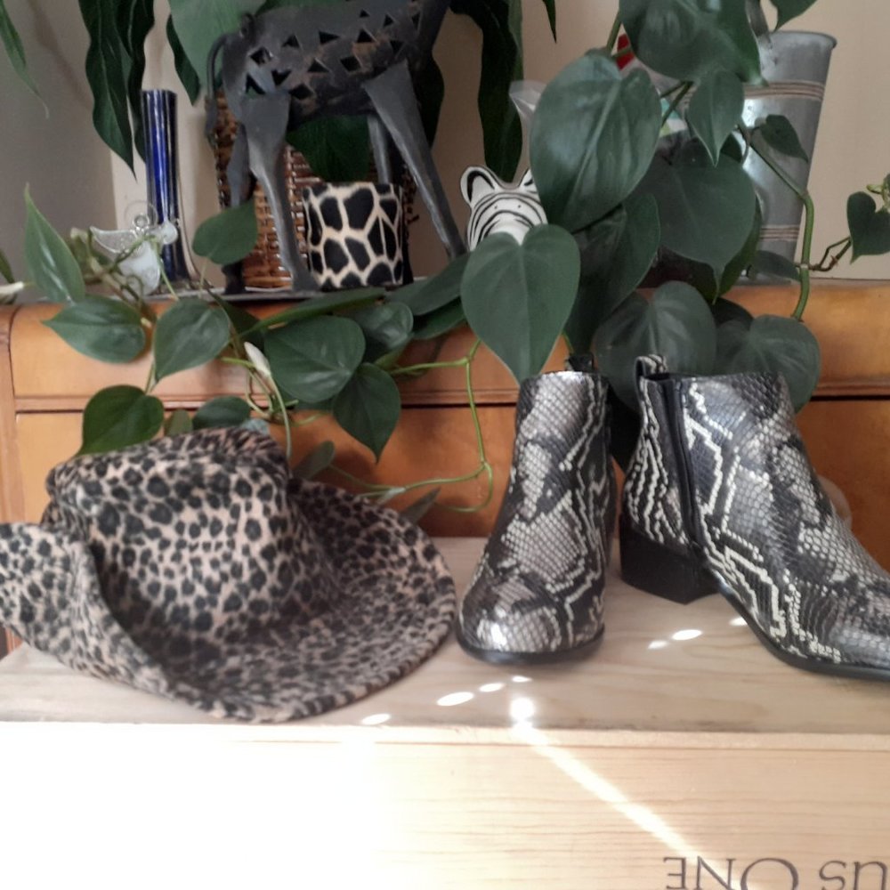 Animal print Leather Booties size 7